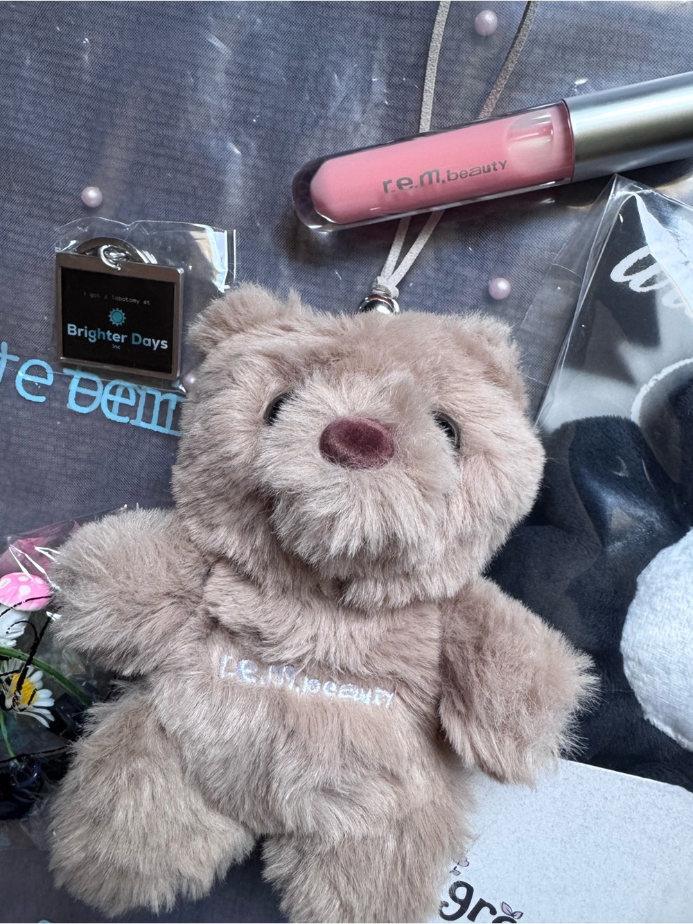 ♾️ Ariana Grande Eternal Sunshine Tour Bear Plush Petal Plush & Keychain Bundle - Picture 2 of 5
